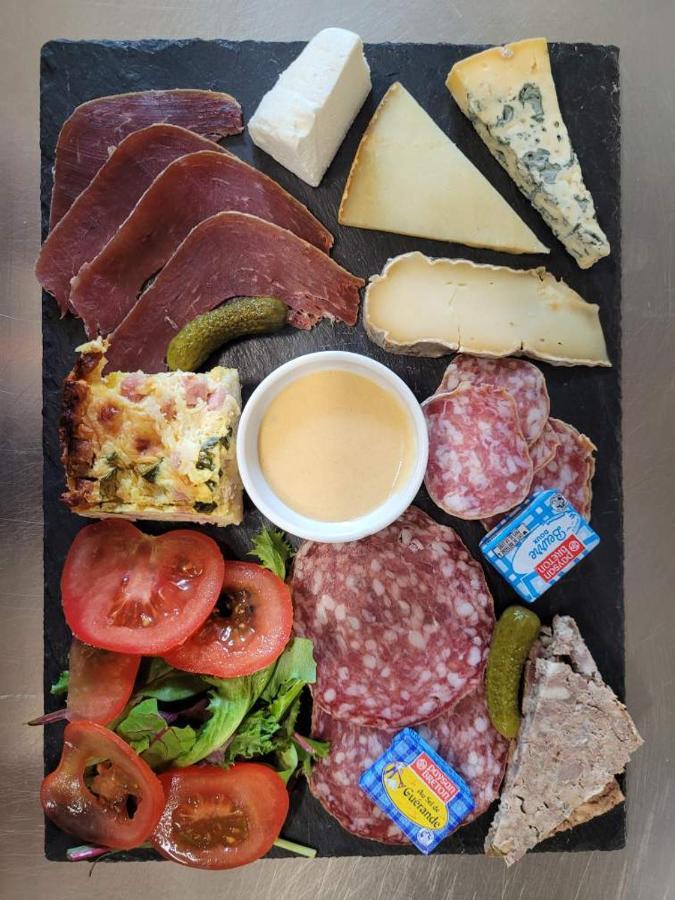 D'hôtes Du Bistrot D'ici Saint-Saturnin (Puy-de-Dome)